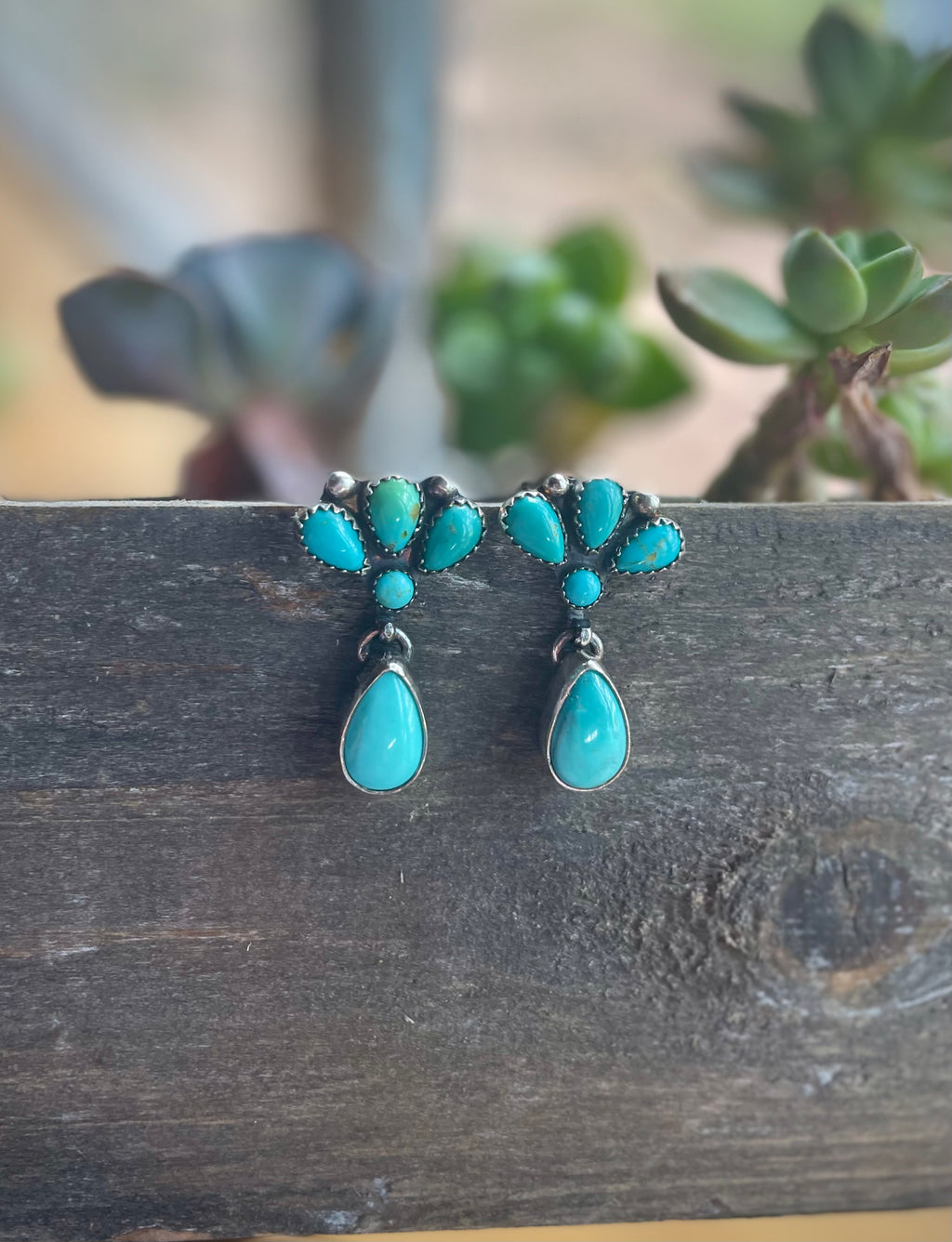 The Santa Fe Dangles
