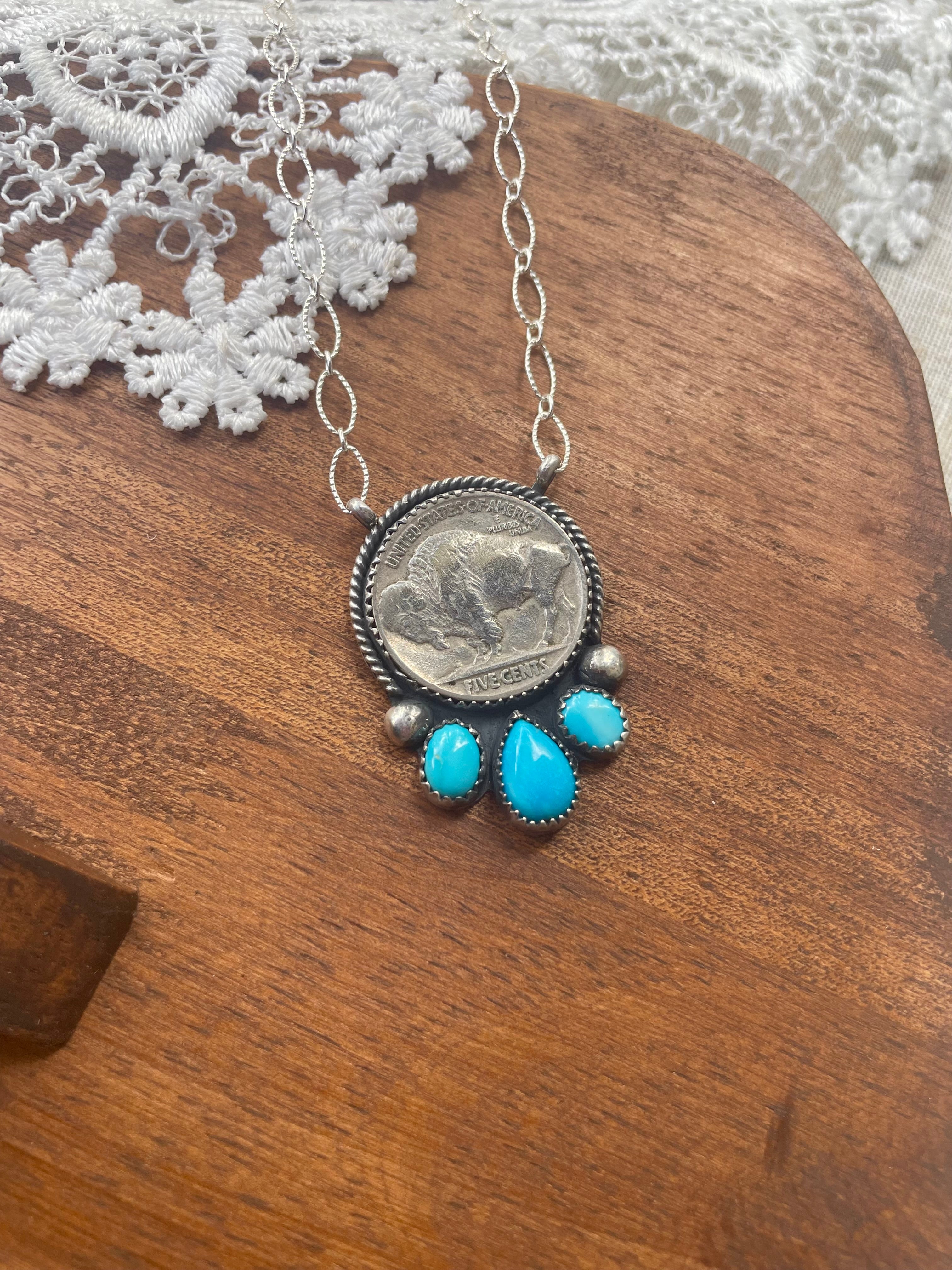 The Neva Necklace